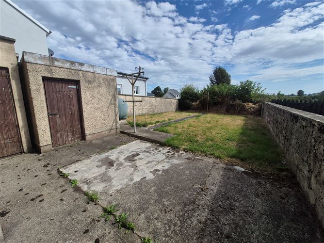 Photo 13 of 17 — 17 Pearse Park, Golden, Co. Tipperary