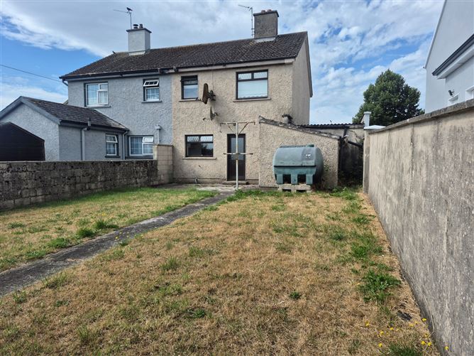 Photo 14 of 17 — 17 Pearse Park, Golden, Co. Tipperary