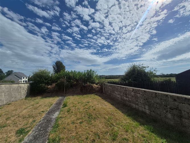 Photo 15 of 17 — 17 Pearse Park, Golden, Co. Tipperary