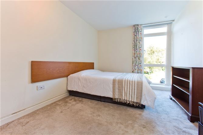 8 Milltown Grove, Dundrum Road, Dublin 14