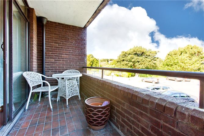 8 Milltown Grove, Dundrum Road, Dublin 14