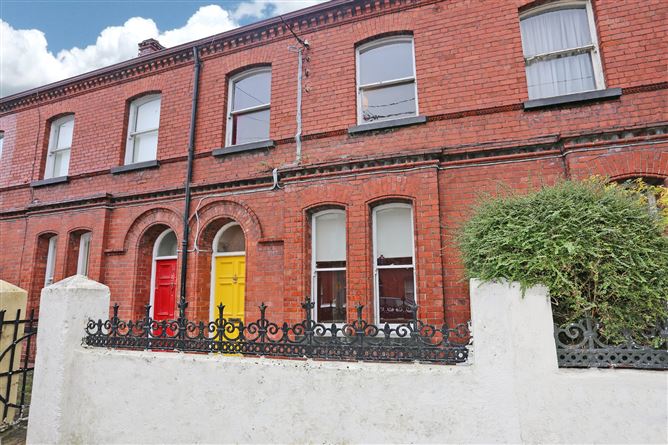 Main image for 17 Crescent Avenue,O'Connell Ave,Limerick,V94 T2TY