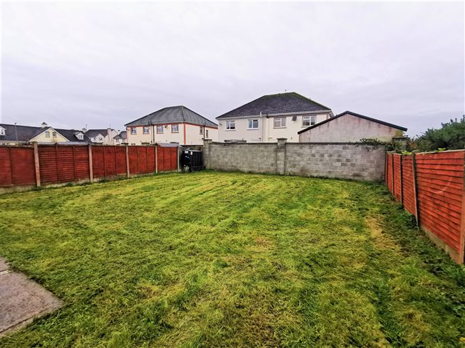 27 Sarsfield Crescent, Charlestown, Co. Mayo