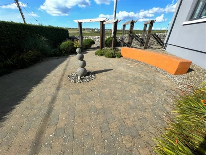 Shalom Cahilly, Liscannor, Clare
