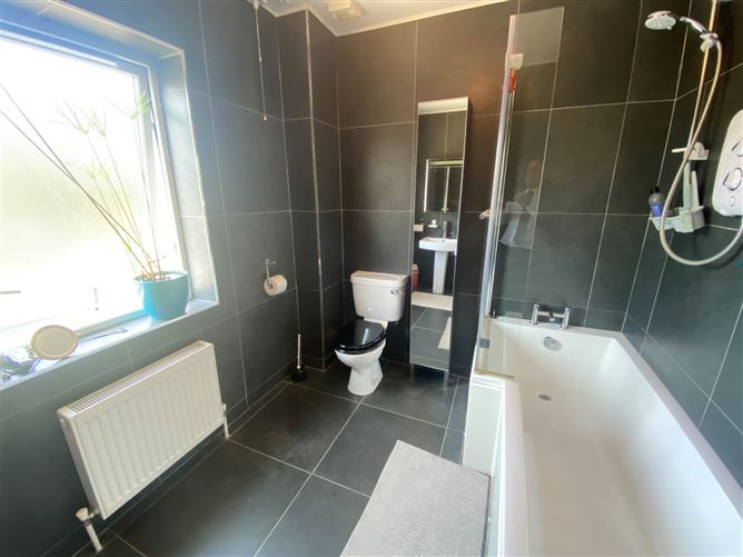 17 Cuirt Cregg, Clifden, Co.Galway