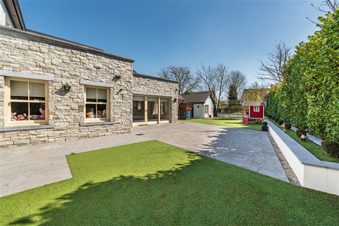 Tudor House, Blackwood, Robertstown, Co. Kildare