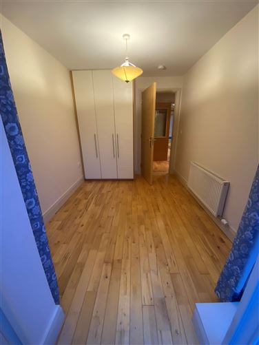https://photos-a.propertyimages.ie/media/1/5/9/4953951/a31f6e6d-4a4d-44a7-953e-ef89654e911a_l.jpg