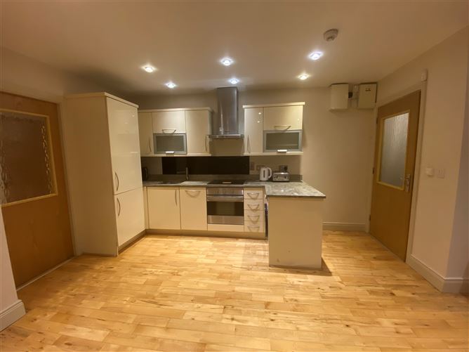 https://photos-a.propertyimages.ie/media/1/5/9/4953951/a31f6e6d-4a4d-44a7-953e-ef89654e911a_l.jpg