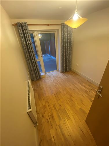 https://photos-a.propertyimages.ie/media/1/5/9/4953951/a31f6e6d-4a4d-44a7-953e-ef89654e911a_l.jpg