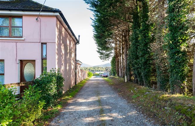 6 Killowen Cottages, Kenmare, Co. Kerry