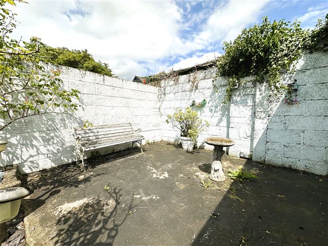 27 Lee Estate, Island Road, Limerick City, Co. Limerick, City Centre (Limerick), Limerick City