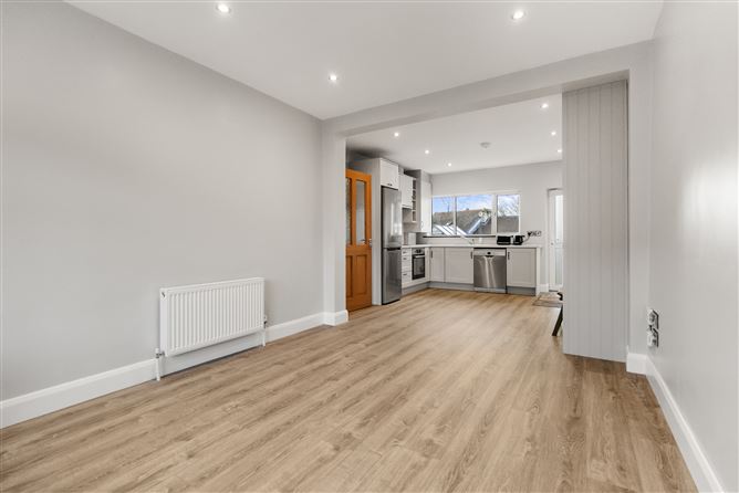 https://photos-a.propertyimages.ie/media/1/6/1/4906161/35528524-b399-40dc-b5ee-346db82a533a_l.jpg