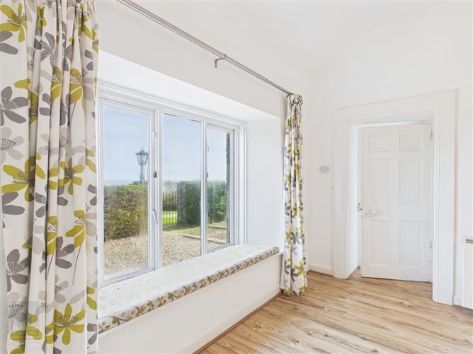 2 Coastguard Cottage, St. Helens, Wexford
