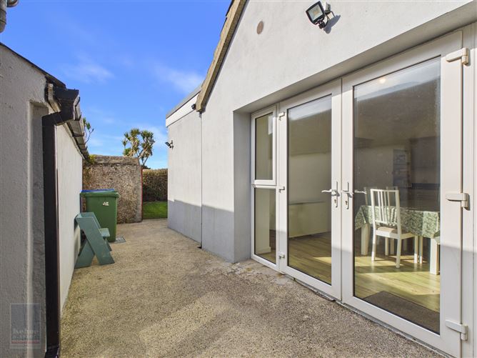 2 Coastguard Cottage, St. Helens, Wexford