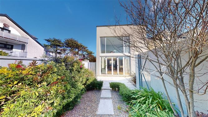 1 The Tides, Strand Road, Rosslare Strand, Co. Wexford