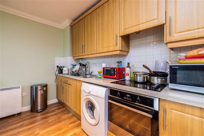 10 The Square, Larch Hill, Santry, Dublin 9