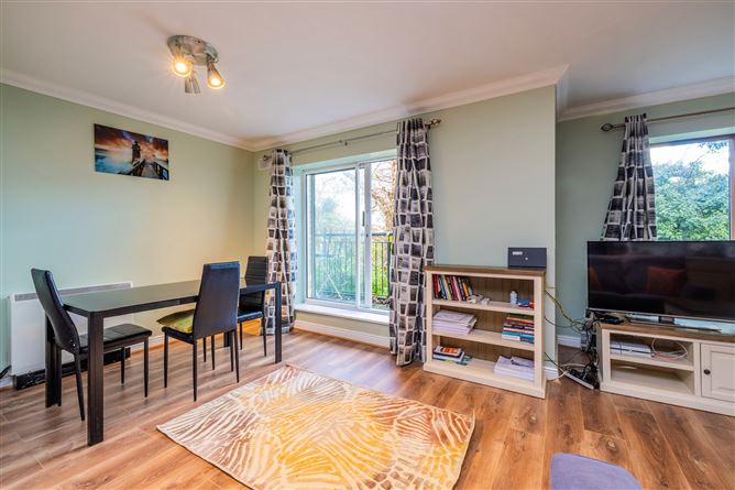 10 The Square, Larch Hill, Santry, Dublin 9