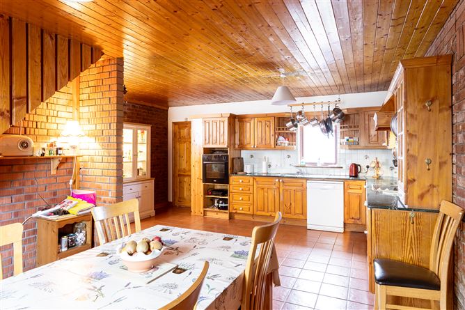 Cedarwood Lodge, Ballyvourney, Cork