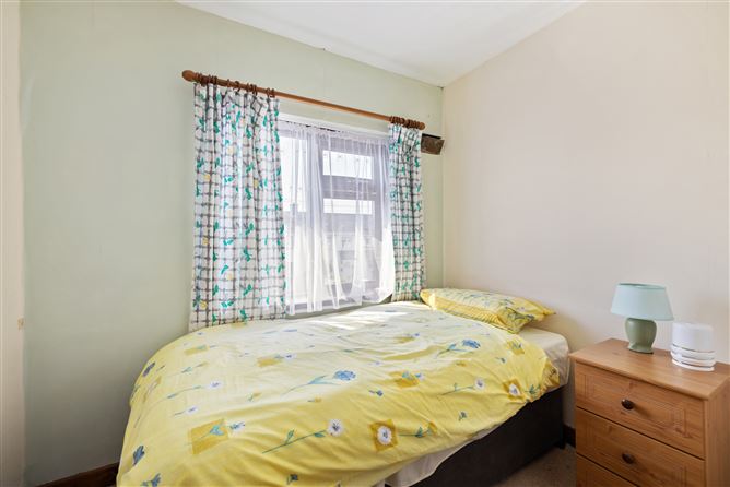 33 St.Fintans Park, Blackrock, Deansgrange, County Dublin