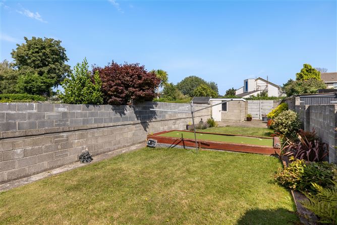 33 St.Fintans Park, Blackrock, Deansgrange, County Dublin
