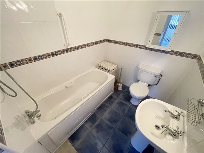 19 Cois Abhainn, Collooney, Sligo