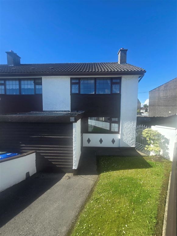 13 Father Meehan Place, Castlebar, Co. Mayo
