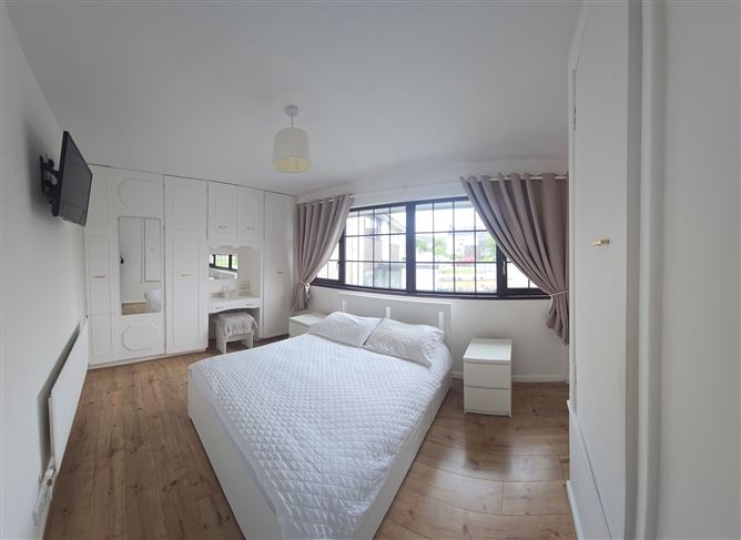 Photo 8 of 12 — 13 Father Meehan Place, Castlebar, Co. Mayo