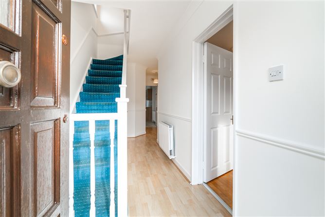8 Sandyford Hall Lawn, Sandyford, Dublin 18