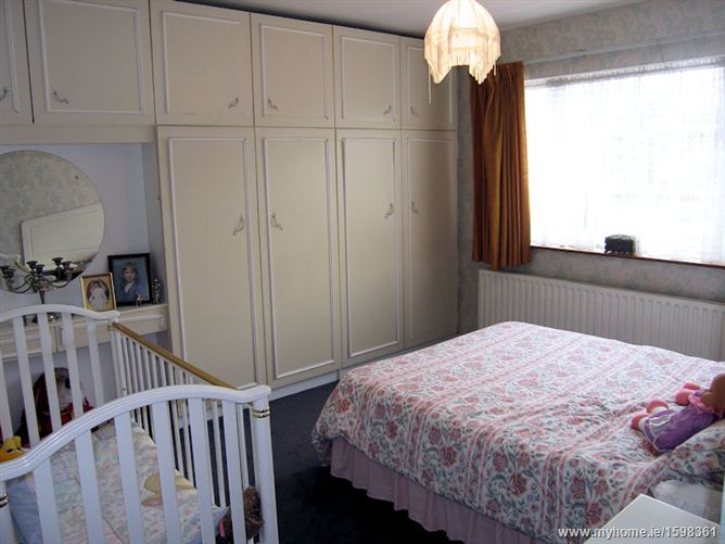 Photo 9 of 10 — 23 Burrow Court, Portmarnock, Dublin North