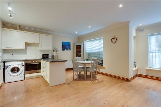 17 Loftus Square, Rathfarnham Gate, Rathfarnham, Dublin 14