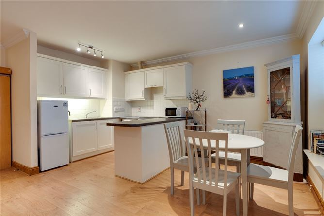 17 Loftus Square, Rathfarnham Gate, Rathfarnham, Dublin 14