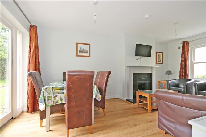 18 Castle Gardens, Bunratty, Co. Clare