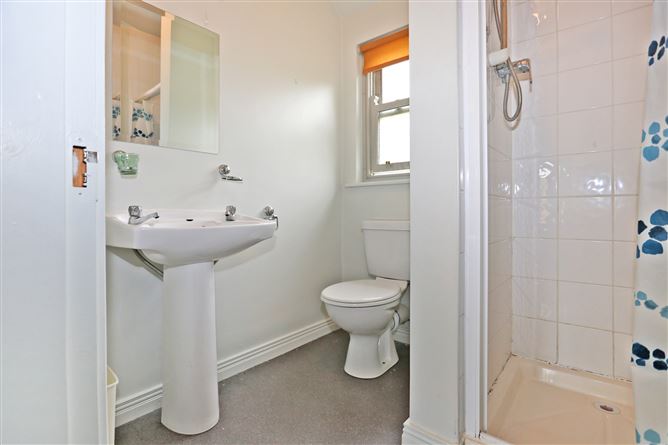 18 Castle Gardens, Bunratty, Co. Clare