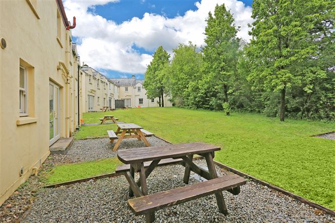 18 Castle Gardens, Bunratty, Co. Clare