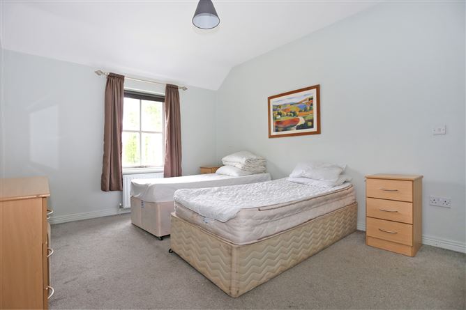 18 Castle Gardens, Bunratty, Co. Clare