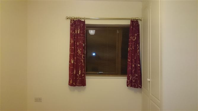 https://photos-a.propertyimages.ie/media/1/6/3/4955361/e4fae899-43d7-45aa-8878-ac7f220bd29e_l.jpg