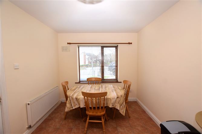 3 Lakeview Close, Virginia, Cavan