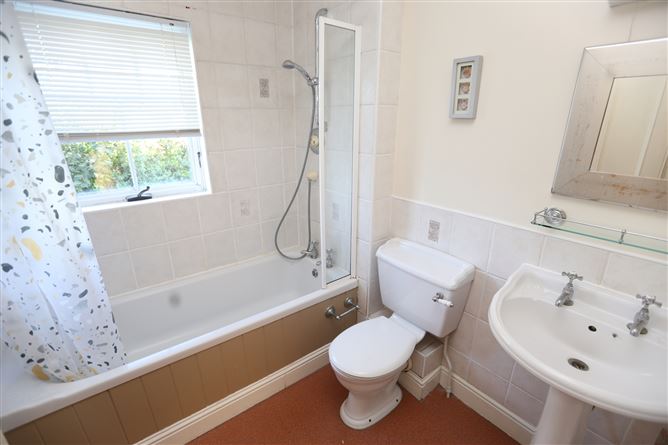 9 The Courtyard, Eastham Road, Bettystown, Co. Meath