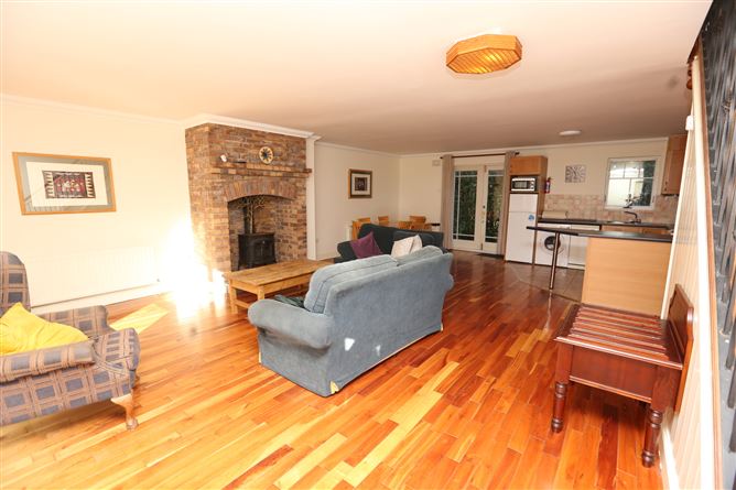 9 The Courtyard, Eastham Road, Bettystown, Co. Meath