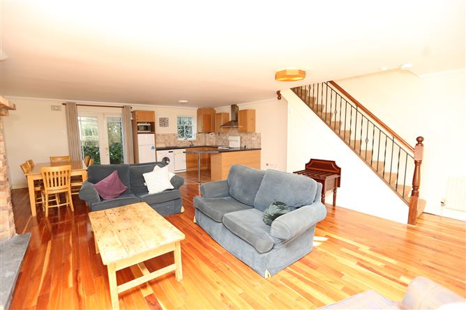 9 The Courtyard, Eastham Road, Bettystown, Co. Meath