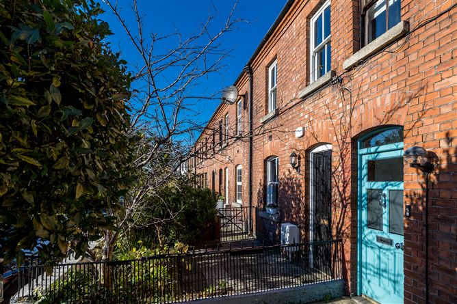 Main image for 18 Woodfield Terrace, Sarsfield Road, Inchicore, Dublin 8