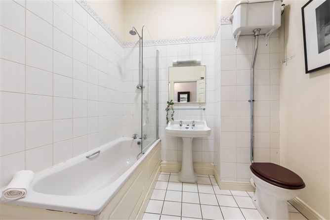 21 Dunloe Hall, 27 Merrion Street Upper, Dublin 2