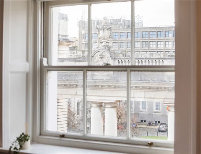 21 Dunloe Hall, 27 Merrion Street Upper, Dublin 2