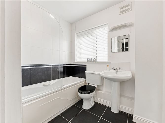 Photo 33 of 41 — 27 Carrig Court, Citywest, Dublin 24