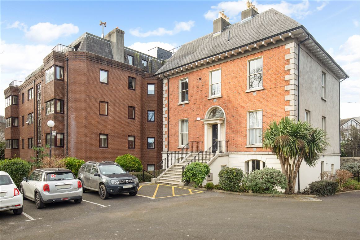 10 Raglan Hall, Clyde Road, Ballsbridge, Dublin 4 Bergins Valuers