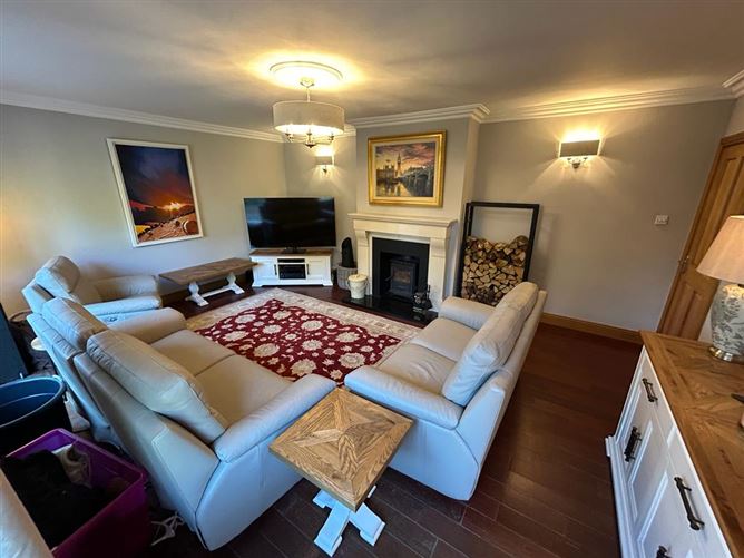 9 Heatherfield Lawn, Carrigaline, Cork
