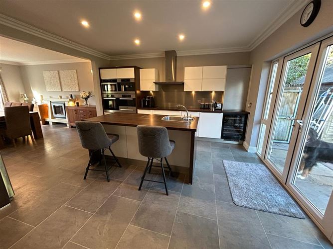 9 Heatherfield Lawn, Carrigaline, Cork