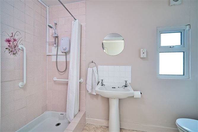 2 Standhouse Road, Newbridge, Co. Kildare