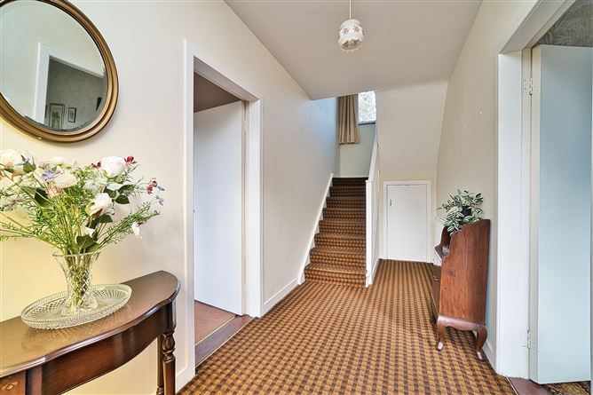 2 Standhouse Road, Newbridge, Co. Kildare