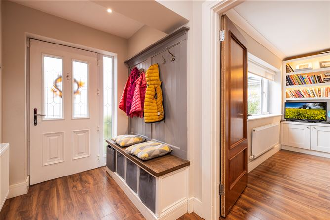 4 SHANOWEN GROVE, Santry, Dublin 9